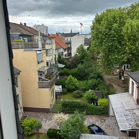 Zentrales Mit Netflix, Kaffee & Parkplaetzen *